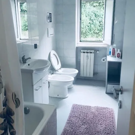 Nearcity Center Reach Entire 3 Bedroom House Apartment *