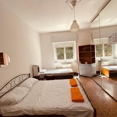 Nearcity Center Reach Entire 3 Bedroom House Apartment Genoa
