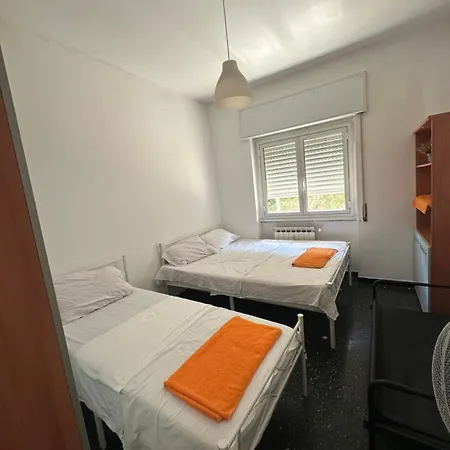 Nearcity Center Reach Entire 3 Bedroom House Apartment *